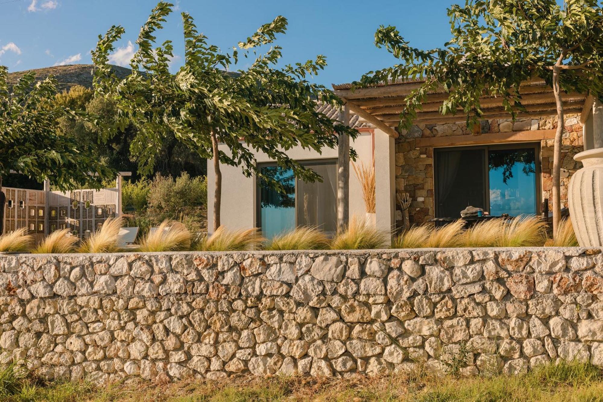 Ratzaklíon Spathes Suites Kefalonia - Luxury Suites מראה חיצוני תמונה